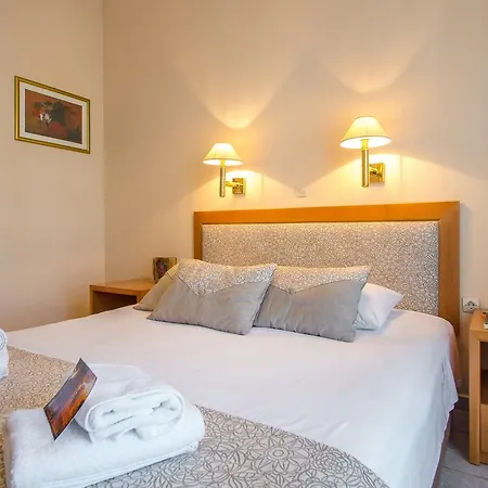 Syros Atlantis 3* Vári