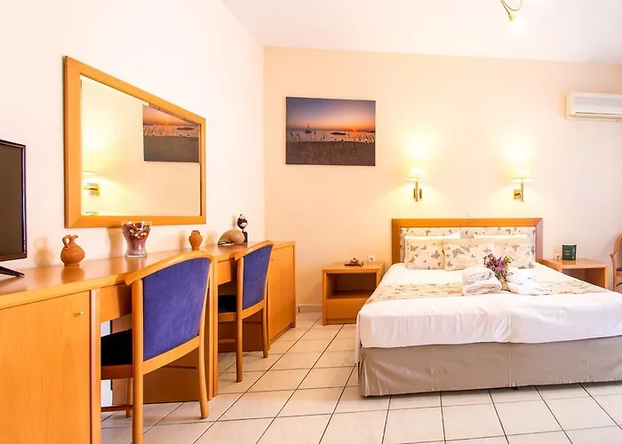 Syros Atlantis 3* Vári