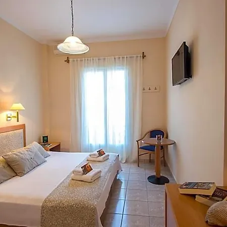 Syros Atlantis 3* Vári