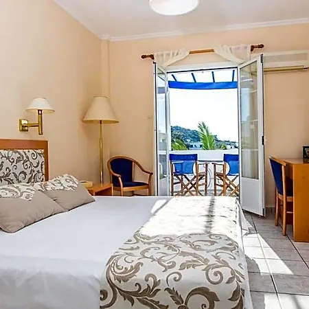 Syros Atlantis 3* Vári