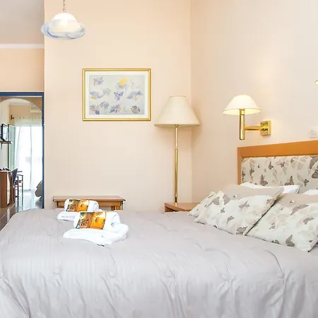 Syros Atlantis 3* Vári