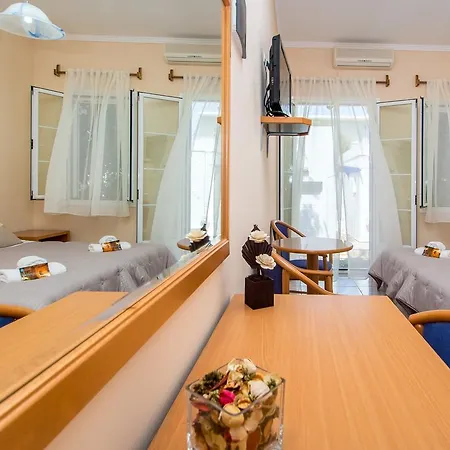 Syros Atlantis Vári