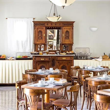 Hotel Syros Atlantis Vári