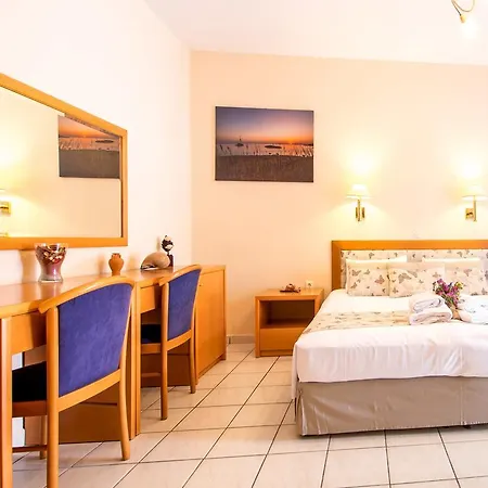 Syros Atlantis 3* Vári