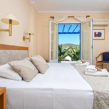 Syros Atlantis فندق 3*